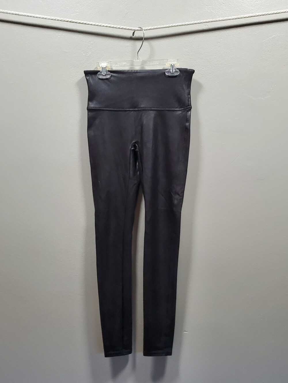 SPANX Faux Leather liquid look Medium High waisted shaping Leggings stretch wide